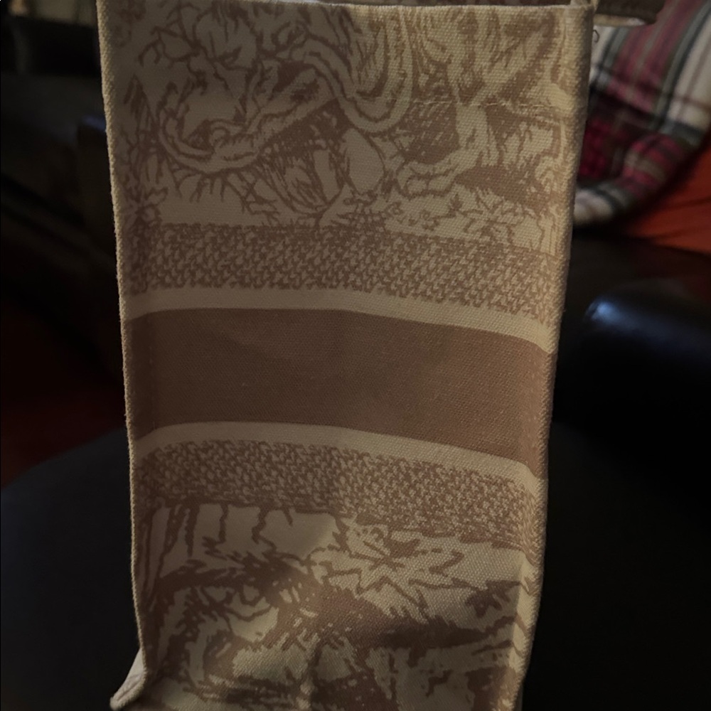 One Bridal Decorative canvas tote non branded. Great condition - Picture 4 of 9